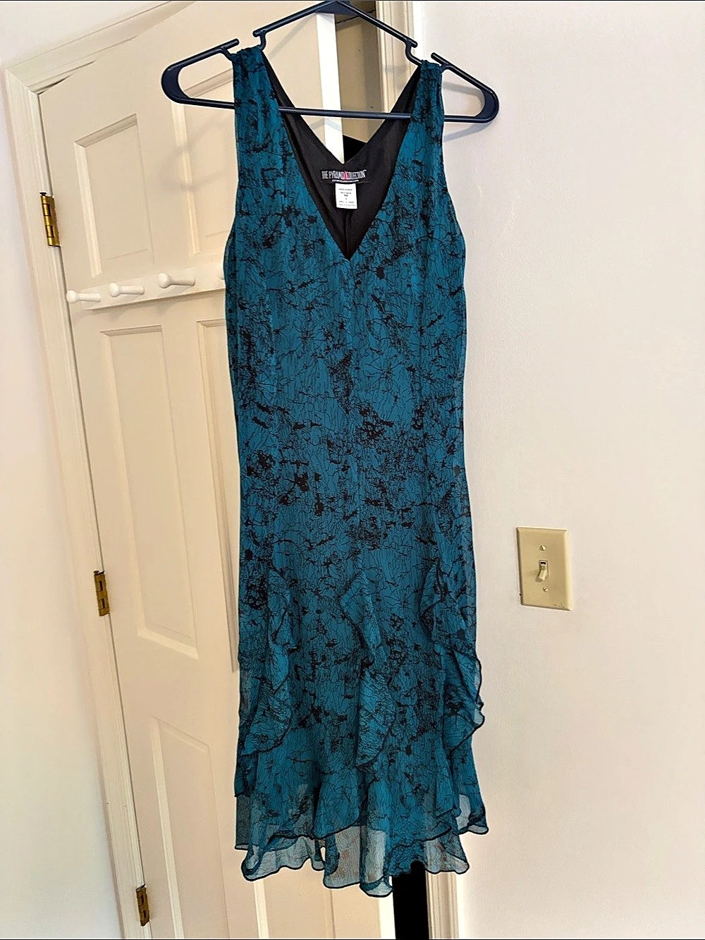 Torrid Women's Midi Dress Blue & Black Size 8- never worn.